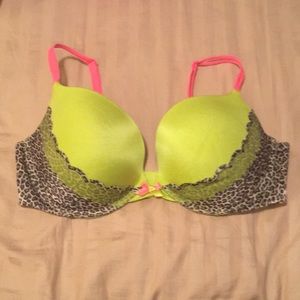 Victoria’s Secret Very Sexy Push-Up bra